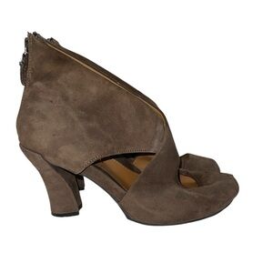 Earthies Women's Shoes Size 8.5B Dark Taupe Suede Upper "Syriana" Zip Back